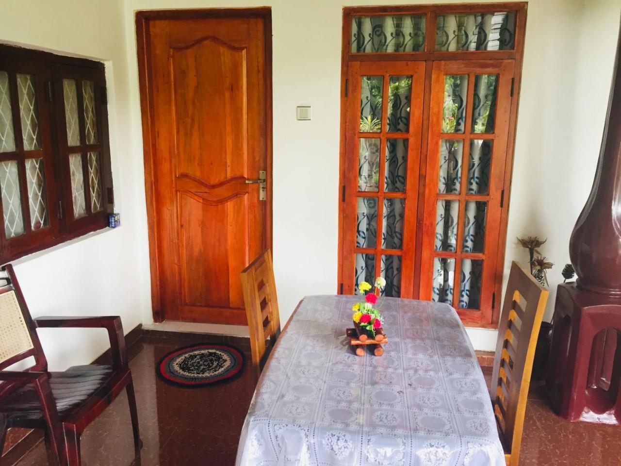 Malee Homestay Polonnaruwa Exterior photo