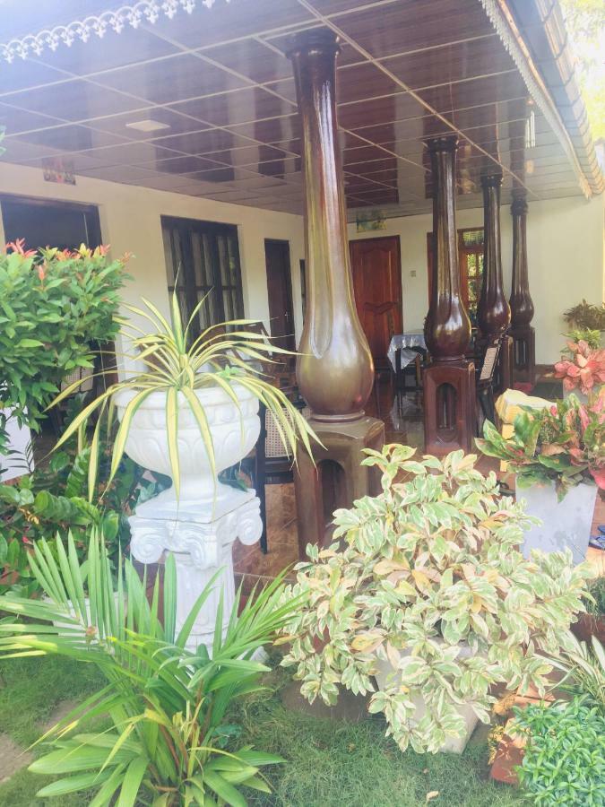 Malee Homestay Polonnaruwa Exterior photo